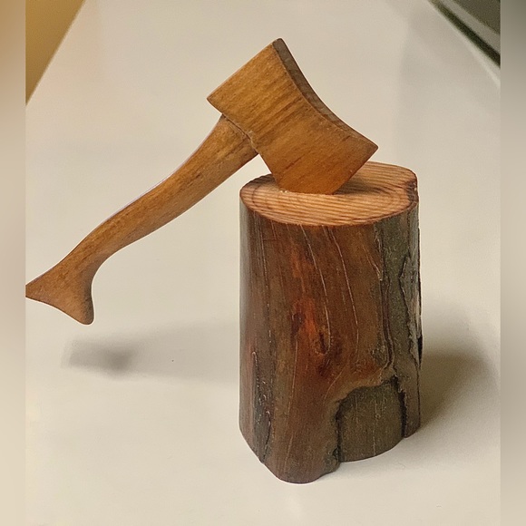 1940s Antique Hand Crafted Prisoner Made Axe Splitting Log Wooden Figurine - Picture 5 of 16